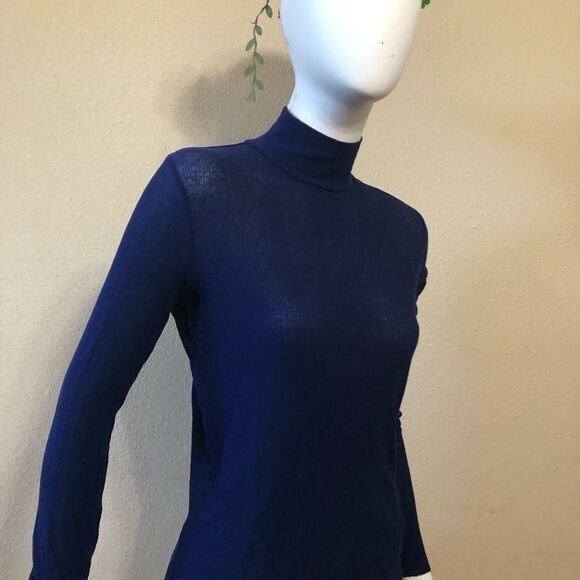 Vince Long Sleeve Solid Turtleneck Size Medium - Picture 6 of 9